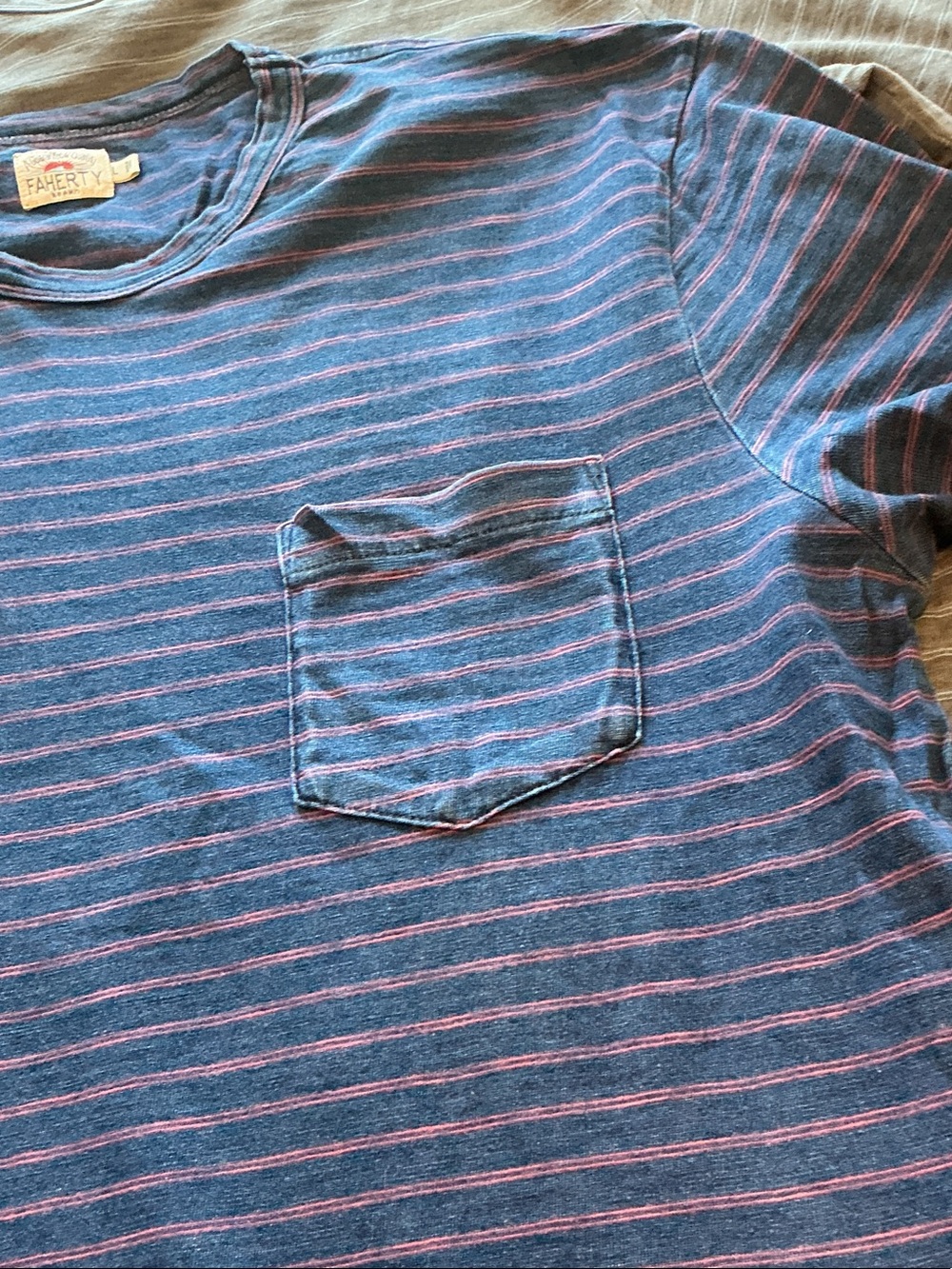 Faherty Brand Bundle of two T-shirts with pockets L - Picture 3 of 9